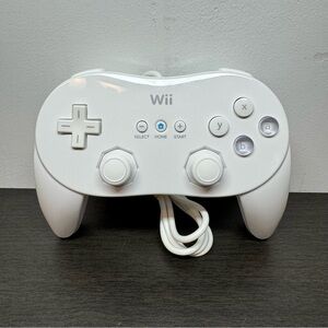 Official Nintendo Wii Classic Pro (RVL-005) Gamepad Controller OEM - White
